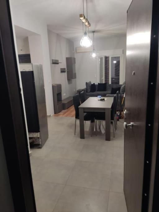 Σπιτι Ιδανικο Για 4 Ατομα Στον Αγ. Νικολαο Αττικησ Lejlighed Athen Eksteriør billede